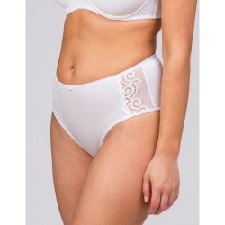 Hvid plussize trusse med elegant blondestof på siden, ideel til komfort og stil i hverdagen.