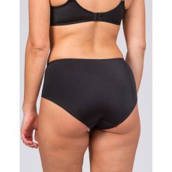 Sort plussize højtaljet trusse og matchende bh i komfortabelt design, egnet til hverdagsbrug.