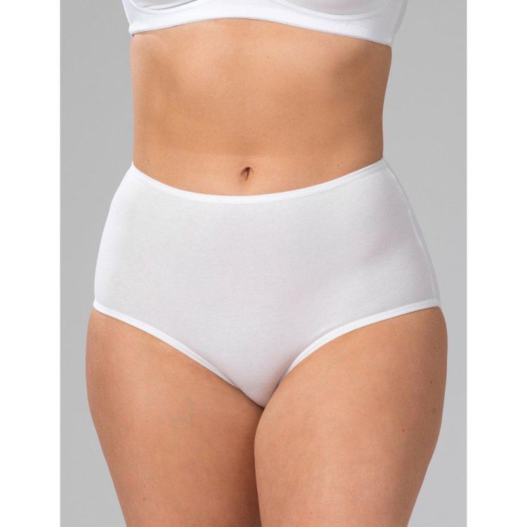 Højtaljede, hvide plussize trusser med komfortabel pasform og bløde kanter, velegnede til hverdagsbrug.