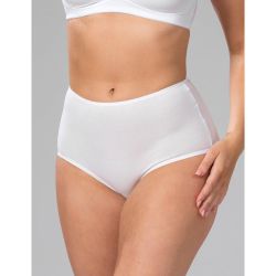 Højtaljet plussize trusse i hvid, behagelig pasform og sømløs design til hverdagskomfort.