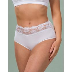 Plussize hvid blondekantet trusse, behagelig pasform og stilrent design - ideel til hverdagsbrug.