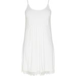 Plussize hvid underkjole fra No. 1 by OX med delikat blondekant og justerbare stropper.