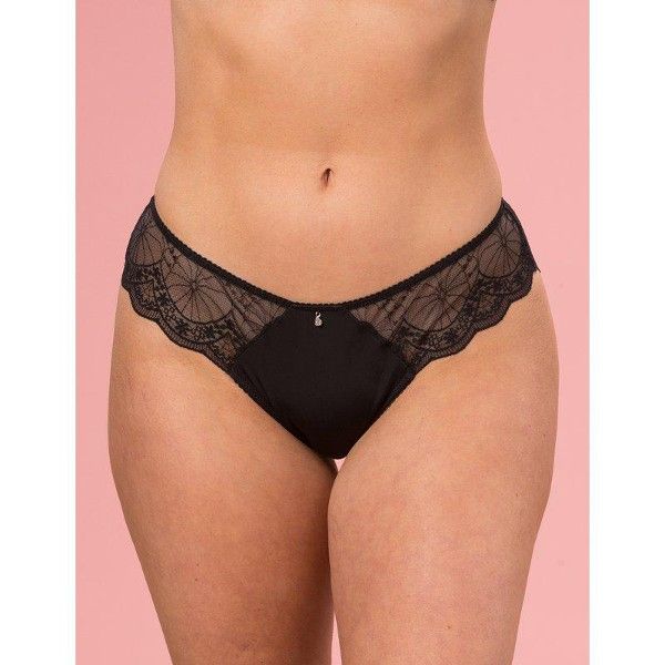 Sort plussize trusse med elegant blonder og diskret satinbue fortil. Komfortabel og stilfuld pasform.