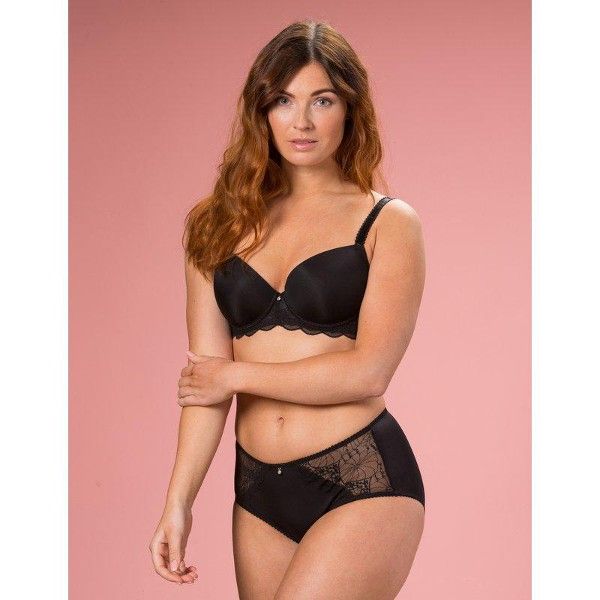 Sort plussize bh med blondekant og matchende trusser med transparent blondestof.