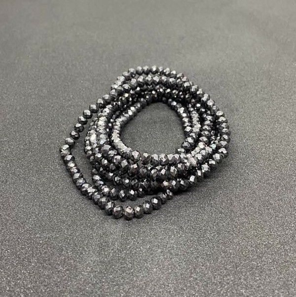 Halskæde eller armbånd mørk grå 10
