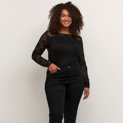 KClaura langærmet T-shirt med flotte detaljer