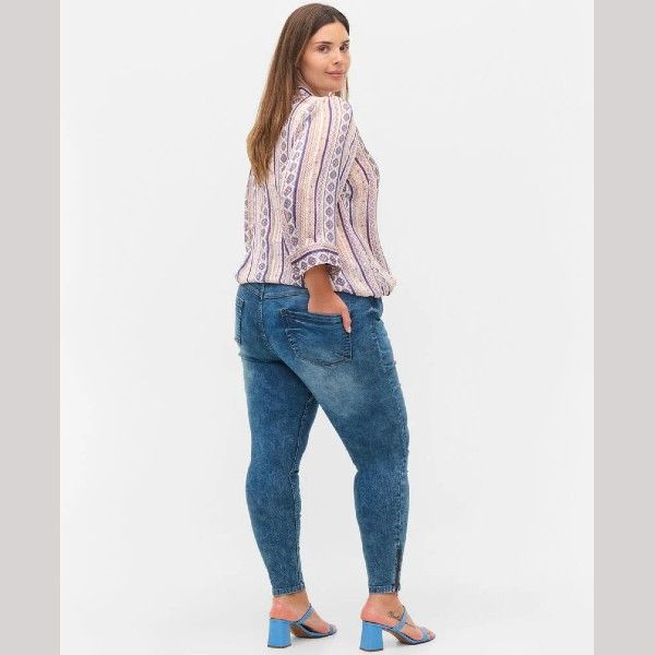 Amy jeans med lynlås plussize fra Zizzi