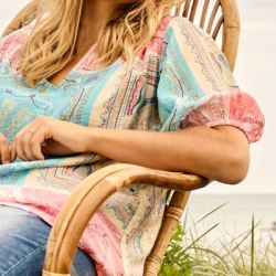 Zoey Ada Bluse med flotte detaljer