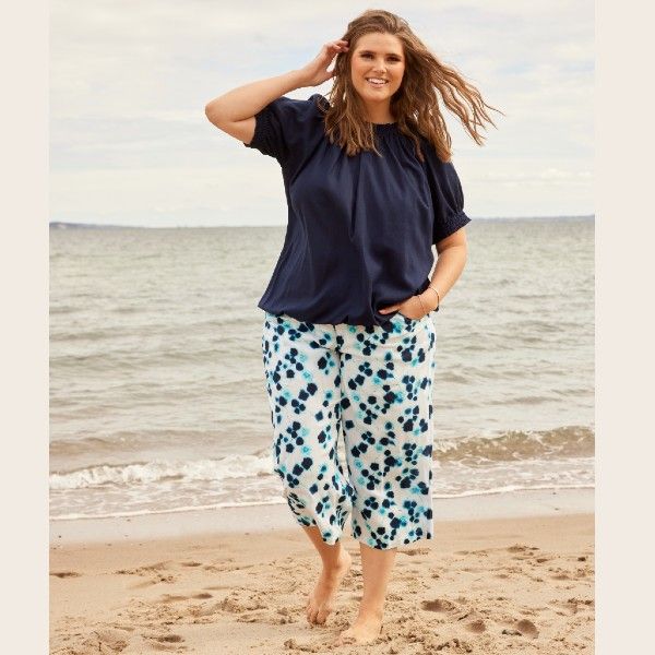 Buks i blå print fra Zhenzi med vidde