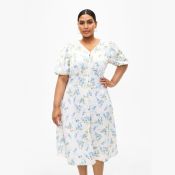Blomstret Satinkjole med Pufærmer M90074A