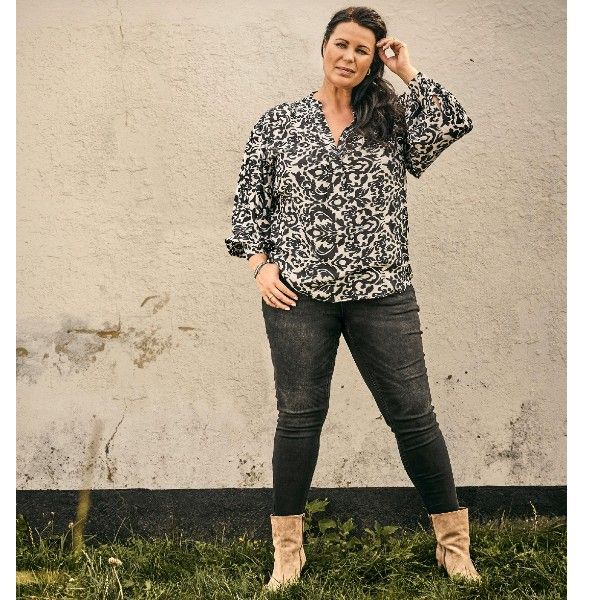 Callie Bluse i sort mix fra Zoey