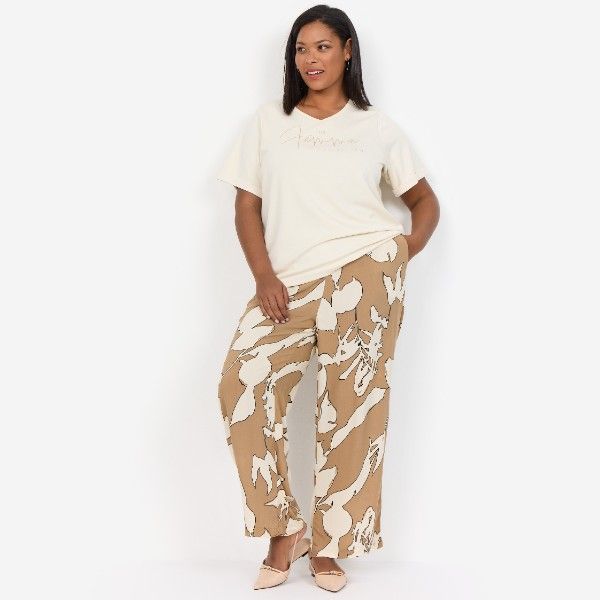 Sabina T-Shirt fra Wasabi i Cream