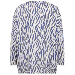 Plussize bluse med zebra print i blå nuancer. Komfortabel og stilfuld pasform, ideel til hverdagsbrug eller kontoret. Tøj til store størrelser.