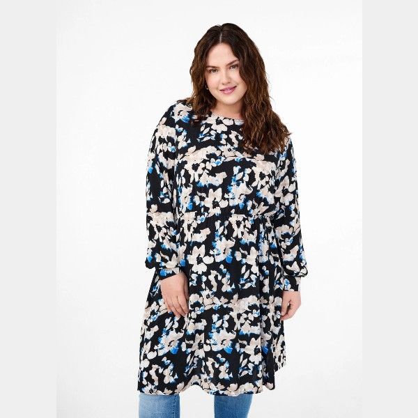 Kjole i plussize med blomsterprint, lange ærmer og løs pasform, ideel til hverdagsbrug og afslappede lejligheder.