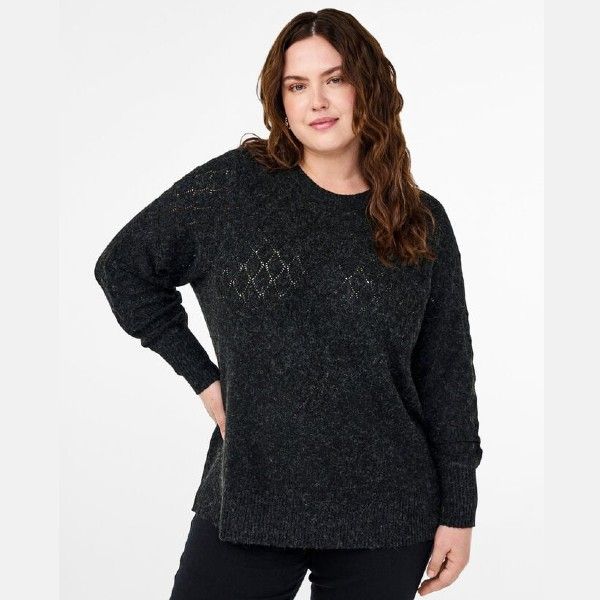 Mørkegrå strikket pullover i plusstørrelse med diskret glimmer-effekt, egnet til casual og stilfuld hverdagsbrug.