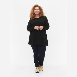 Strikbluse i bomulds-viskosemix fra Zizzi fuld figur