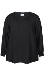 Sort plussize bluse med lange ærmer og rynket halsudskæring, egnet til både hverdag og arbejdsgarderobe.