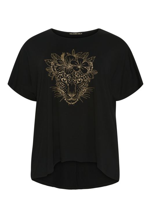 Sort plus size T-shirt med gyldent leopardmotiv og blomsterprint, rund hals og korte ærmer, bagtil forlænget.