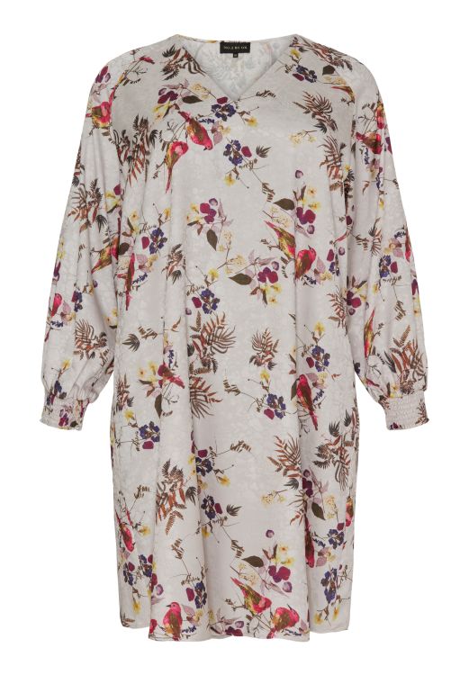 Plussize kjole med blomster- og fugleprint, V-hals og lange ærmer, i størrelser 42-56. Ideal til hverdag og fest.