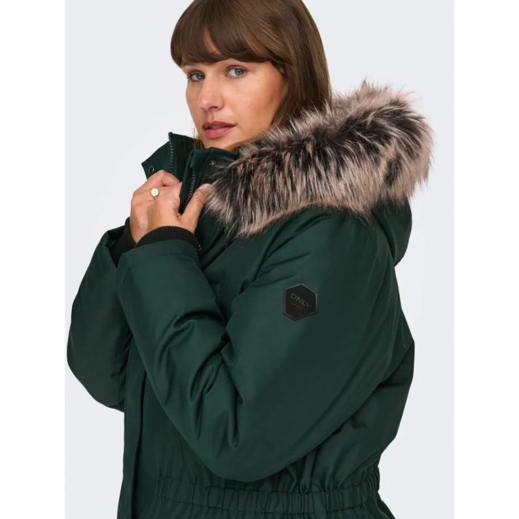 Olivengrøn Parka Coat fra Only Carmakoma