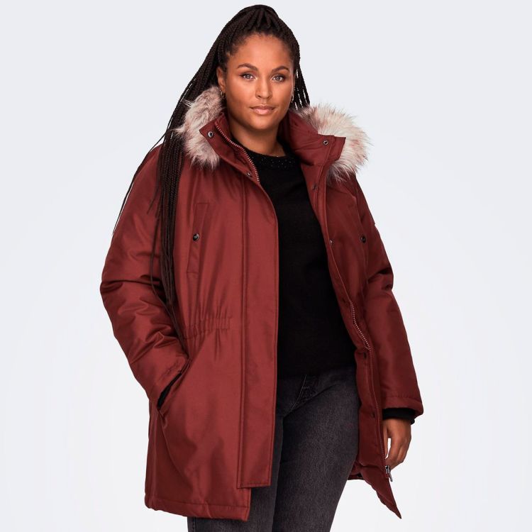 Plussize vinterjakke til under kr 500 fra Only Carmakoma