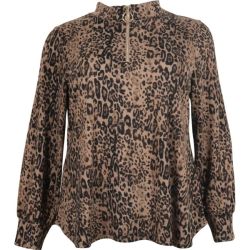 Leopardmønstret bluse med ståkrave og lynlåsdetalje, i plussize mode.