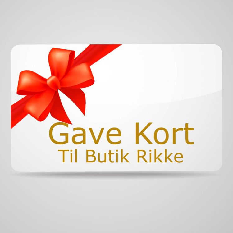 Hvidt gavekort til Butik Rikke med rød sløjfe og guldbogstaver.