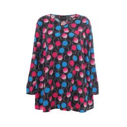 Studio plussize tunika med geometrisk cirkelmønster i sort, blåt og pink, perfekt til moderne hverdagsgarderobe.