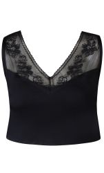 Sort top med blonder i V-udskæring og sarte mønstre, ideel til stilfuldt plussize outfit.