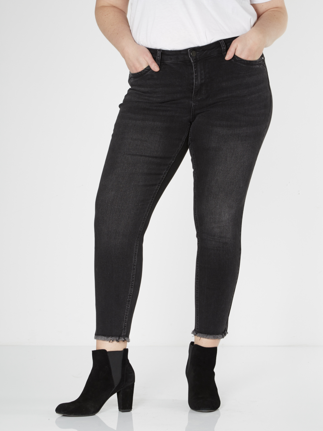 Zoey Fia jeans sort med masser af stræk - størrelse 48