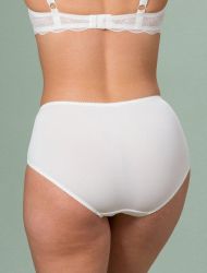 Elegant offwhite trusse fra Trofé Julia-serien med delikat blonde og komfortabel pasform