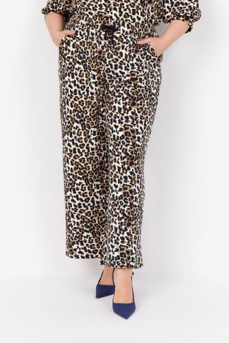 Behagelige og stilfulde leopardbukser til kvinder i plus-size.