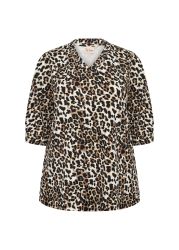 Moderne leopardbluse fra Wasabi – perfekt til både hverdag og fest