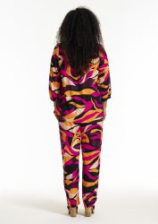 Stilfuld bluse, der kan dresses op eller ned