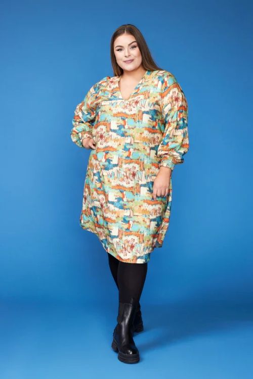 Silkeblød Kjole med Smock NO 1 by OX i flotte farver