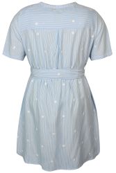 Sommerkjole med smukke broderier.