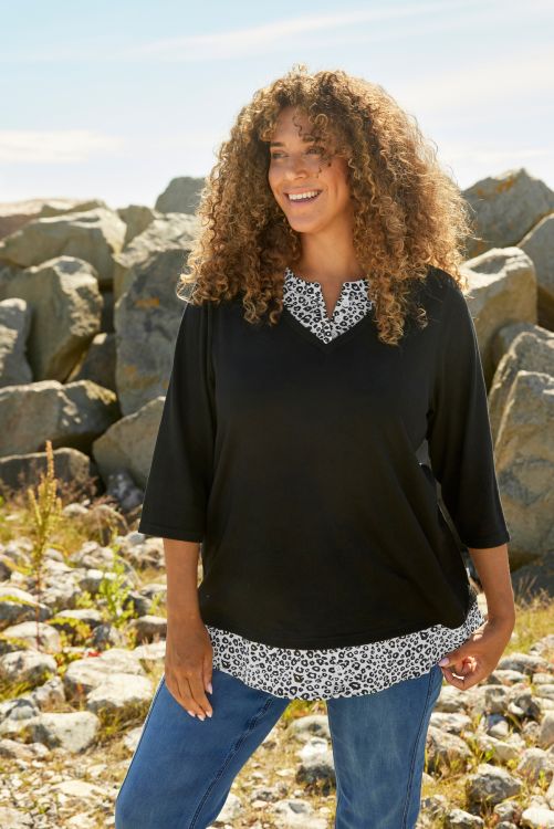 Smart pullover fra Zhenzi med flot lag-på-lag look.