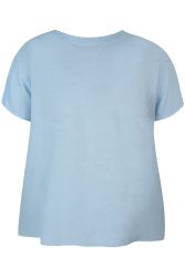 En alsidig bluse, der passer til både jeans og mønstrede bukser.