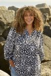 Ghia Bluse fra Zhenzi – Elegant viskosebluse med smukt mønster