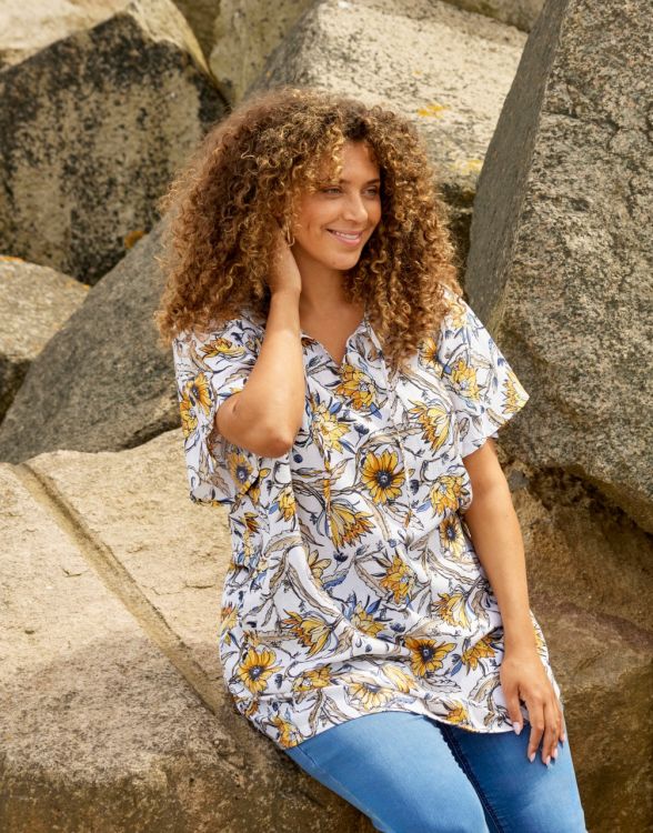 Farverig tunika i blød viskose fra Zhenzi