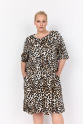 Kjole i blød modal med leopardprint