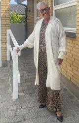 Bluse med flot fald og råt leopardprint