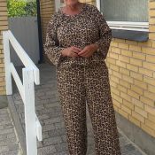 Stilsikker leopardbluse i viskose fra No. 1 By Ox