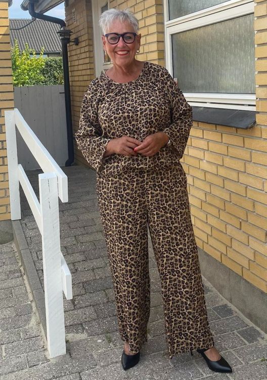 Stilsikker leopardbluse i viskose fra No. 1 By Ox