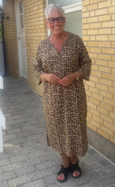 Kjole med let vidde og smukt fald
