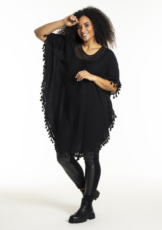 Luna tunika fra Studio i sort viskose og rund form