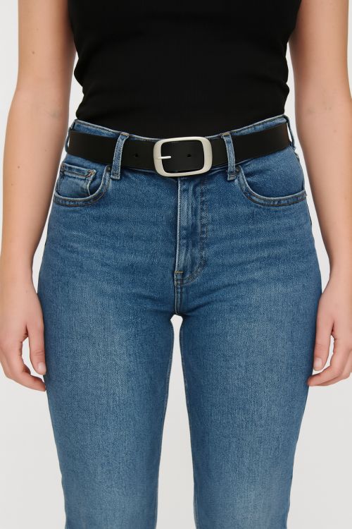 Flot læderbælte i ekstra længde