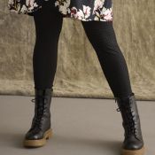 Strækbare sorte leggings med struktur fra Zhenzi 