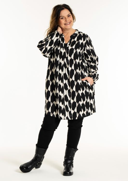 Plus size tunika med kinakrave og V-hals