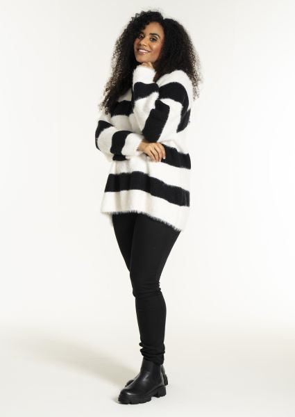 Noralise Sweater – blød strik med brede sorte og hvide striber